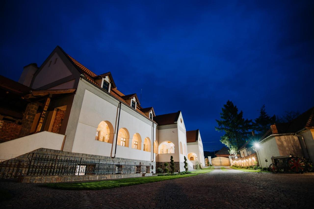 Molnos Kuria Pension Corund  Dış mekan fotoğraf