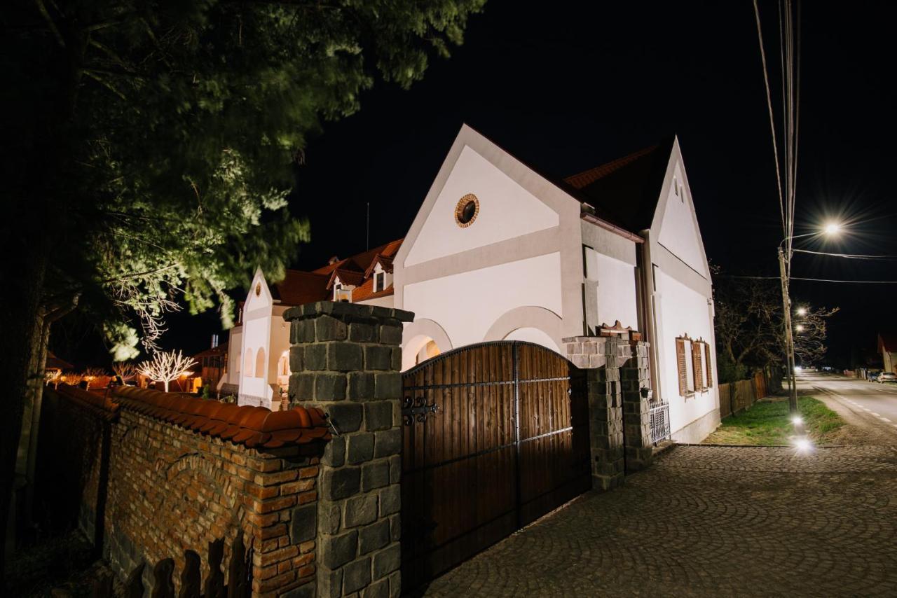 Molnos Kuria Pension Corund  Dış mekan fotoğraf