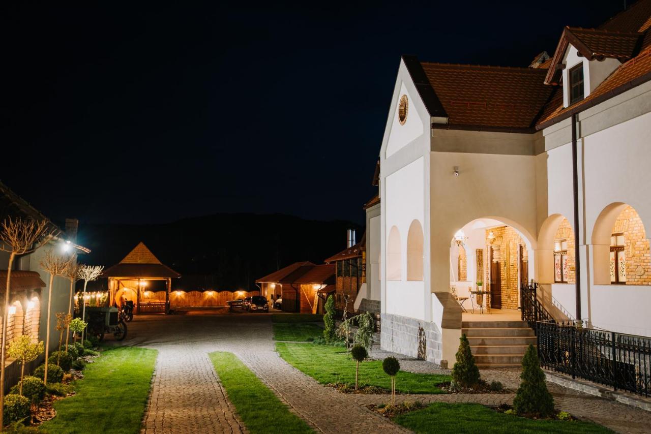 Molnos Kuria Pension Corund  Dış mekan fotoğraf