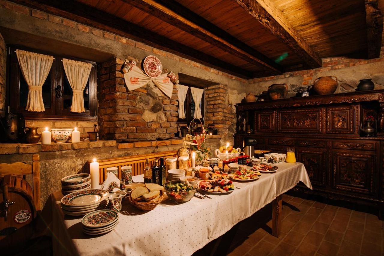 Molnos Kuria Pension Corund  Dış mekan fotoğraf